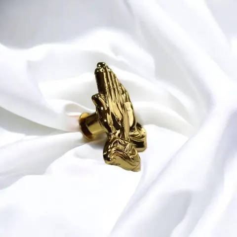 Gk Gold Praying Hands Lapel Pin – Elegant Religious Christian Badge, Faith-Inspired Broo…
