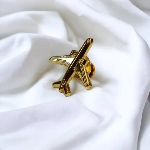 Gk Gold-Plated Airplane Lapel Pin – Stylish Aviation-Themed Metal Badge for Pilots, Flig…